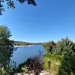 Les Pieds Dans L'eau, Acces Prive Au * Lacapelle-Viescamp