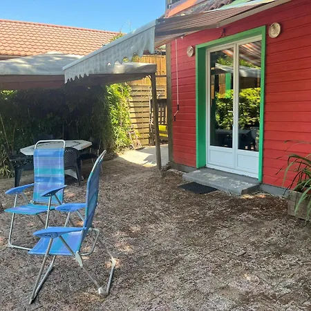 بيت للعطل Chalet Les Pieds Dans L'Eau, Acces Prive Au Lac Lacapelle-Viescamp