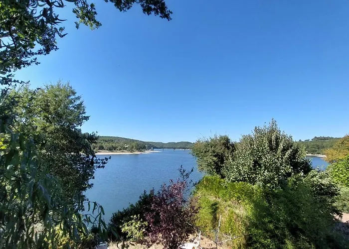 Les Pieds Dans L'eau, Acces Prive Au * Lacapelle-Viescamp