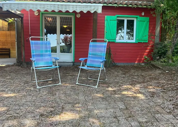 Les Pieds Dans L'eau, Acces Prive Au Holiday home Lacapelle-Viescamp