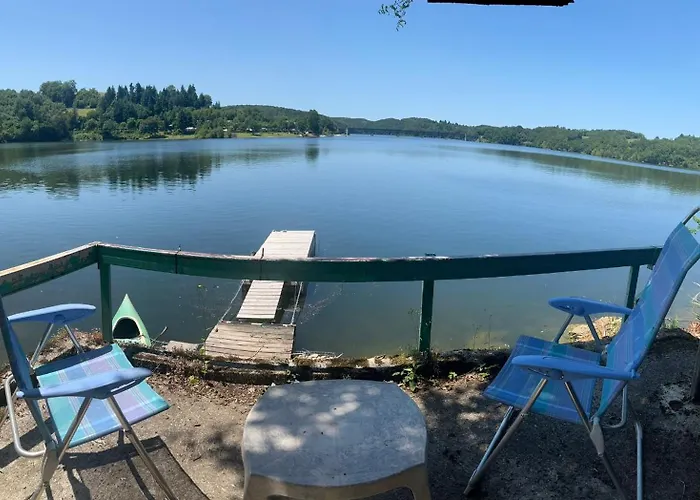 Holiday home Les Pieds Dans L'eau, Acces Prive Au