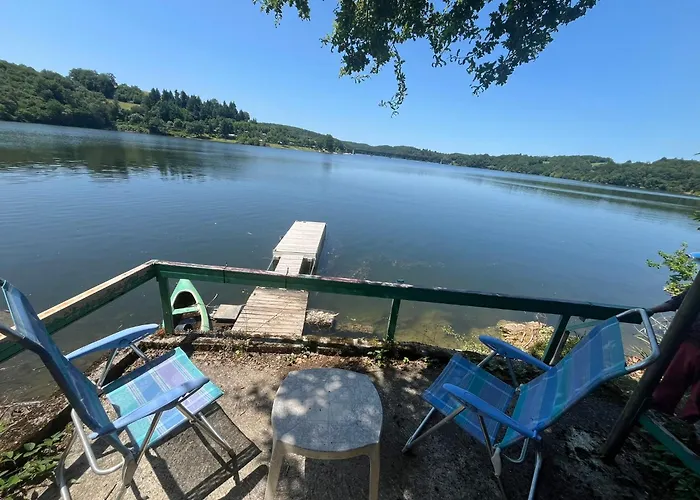 Holiday home Les Pieds Dans L'eau, Acces Prive Au *